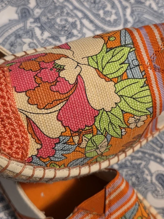 Sakroots Orange Floral Canvas Espadrilles for Women - Picture 4 of 9